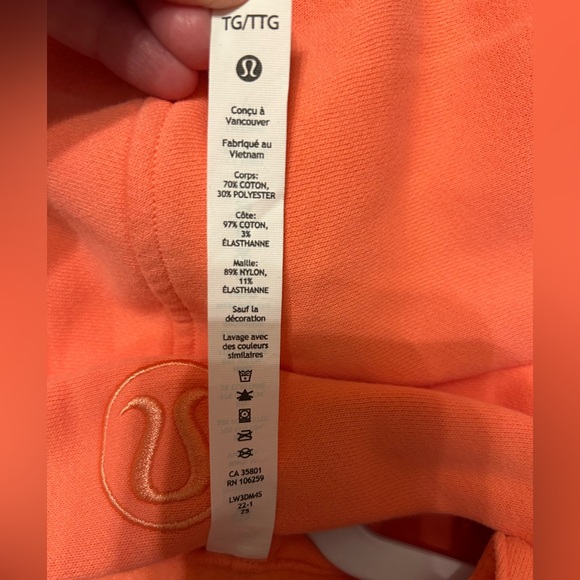 Lululemon 1/2 zip Scuba - Picture 10 of 11